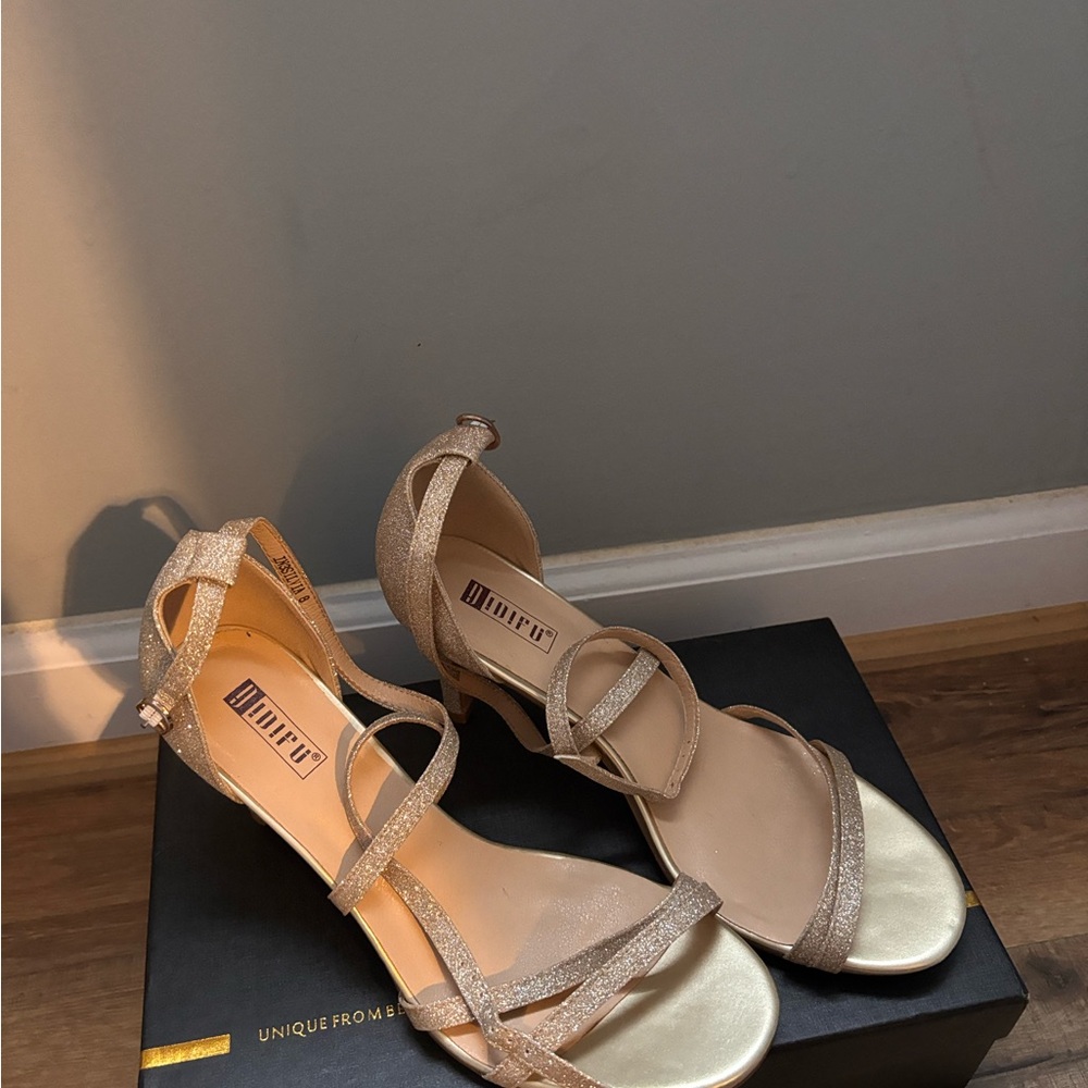 IDIFU Glittering Gold Strappy Heels